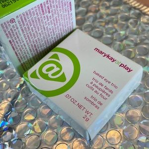 Mary Kay at Play, baked eye trio: Neapolitan, NEW